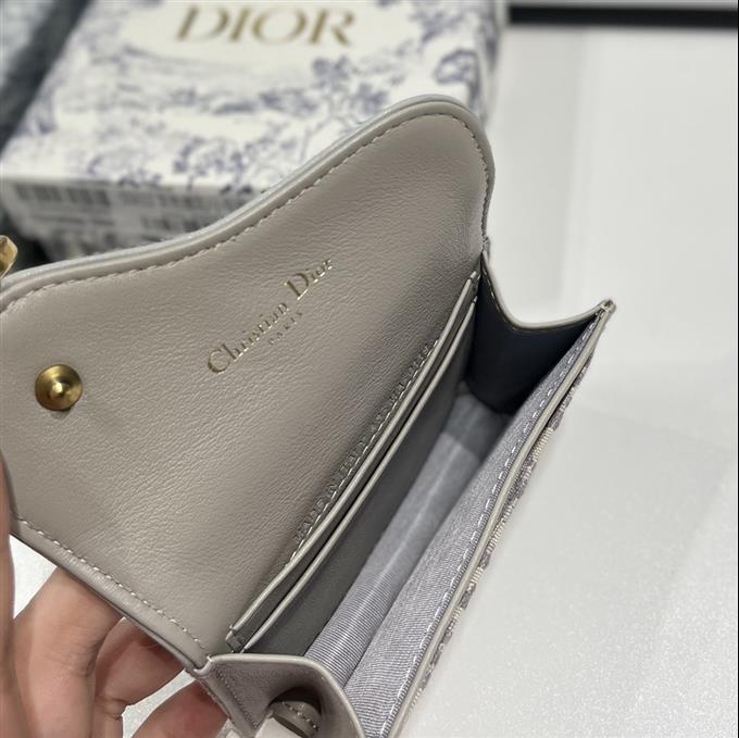 2025228Y 170P182140107